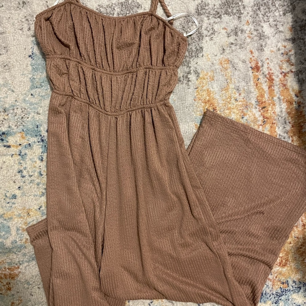 Wide leg, tie top, brown romper